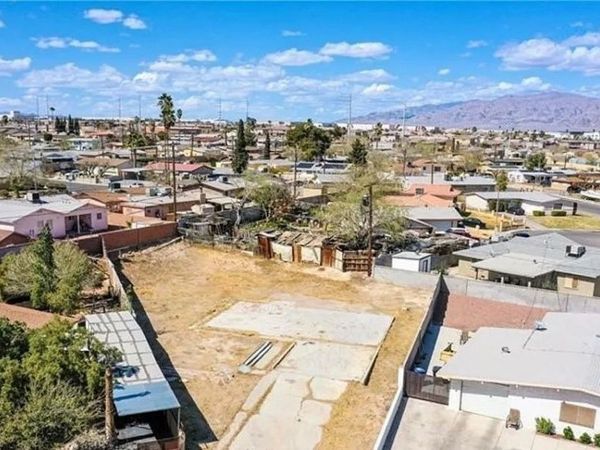 424 Kris Circle , North Las Vegas, NV 89030