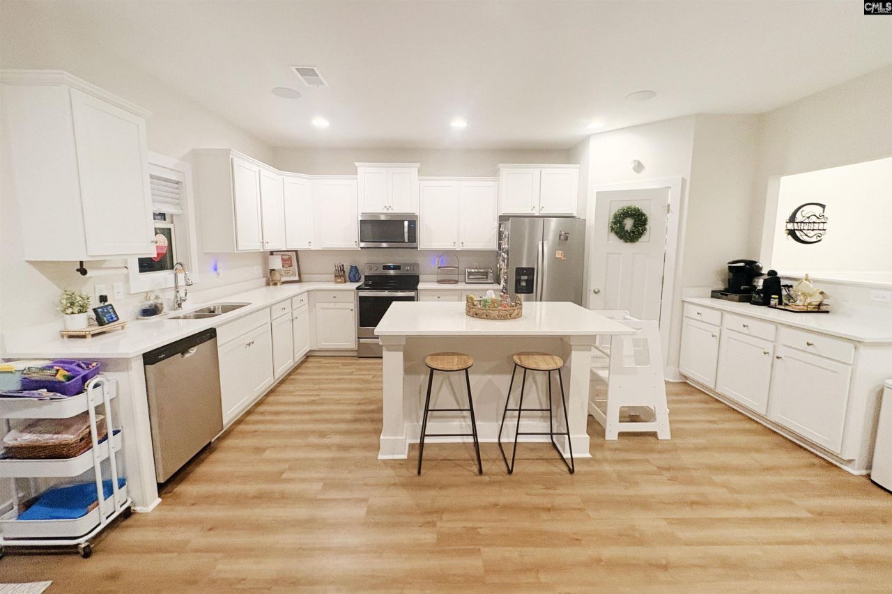 197 Shadowbrook Way Photo 4