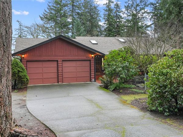 9343 Carnoustie Cres, North Saanich, BC V8L 5G7