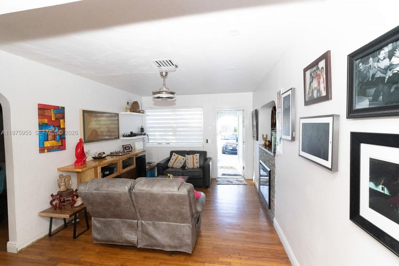 1629 Arthur St , Hollywood, FL 33020 Photo