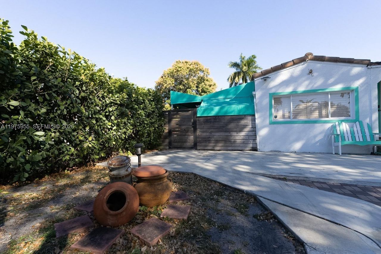 1629 Arthur St , Hollywood, FL 33020 Photo