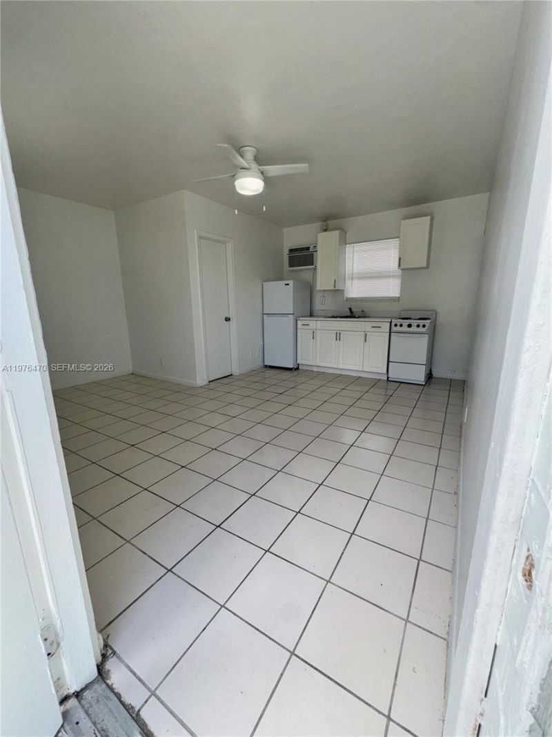 124 SE 4th St, Unit 2, Hallandale Beach, FL 33009 Photo