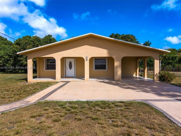 15401 SW 212th St , Miami, FL 33187