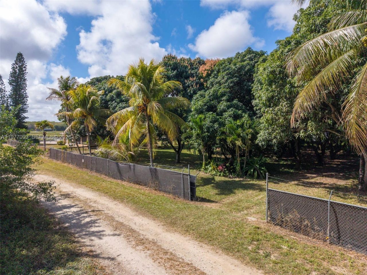 15401 SW 212th St, Miami, FL 33187 Photo