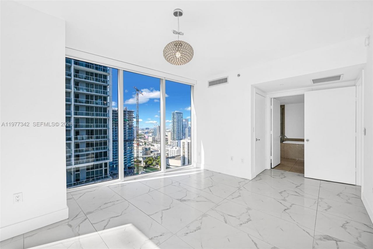 475 Brickell Ave , Unit 3113, Miami, FL 33131 Photo