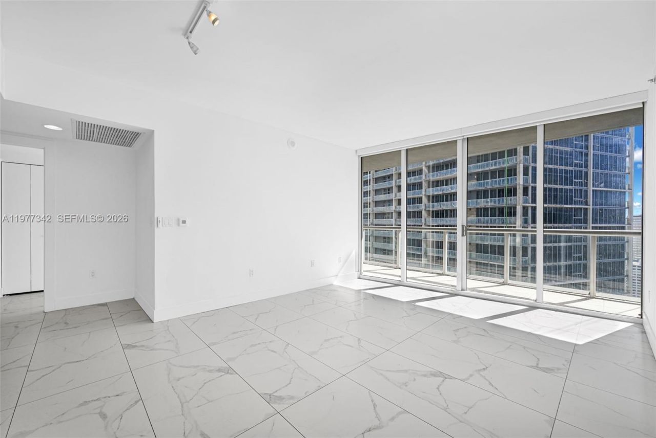 475 Brickell Ave , Unit 3113, Miami, FL 33131 Photo