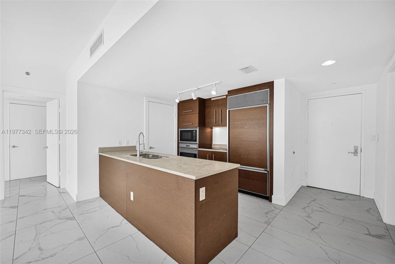 475 Brickell Ave , Unit 3113, Miami, FL 33131 Photo