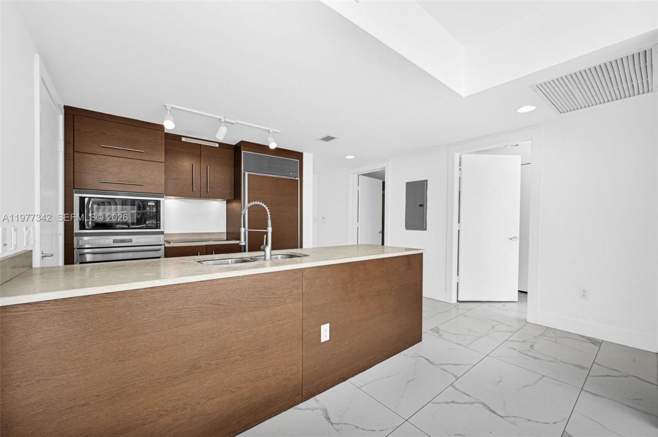 475 Brickell Ave , Unit 3113, Miami, FL 33131 Photo