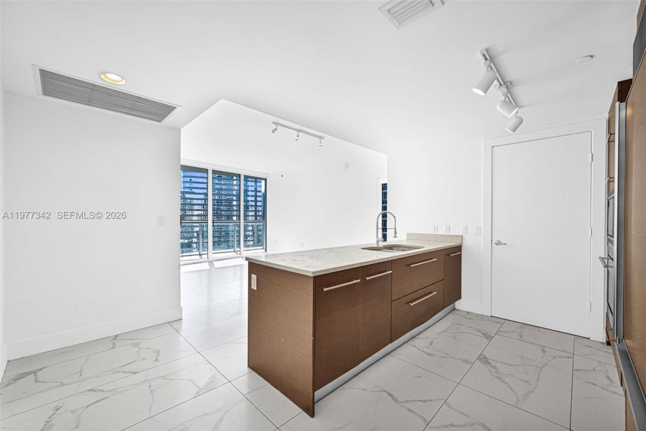475 Brickell Ave , Unit 3113, Miami, FL 33131 Photo