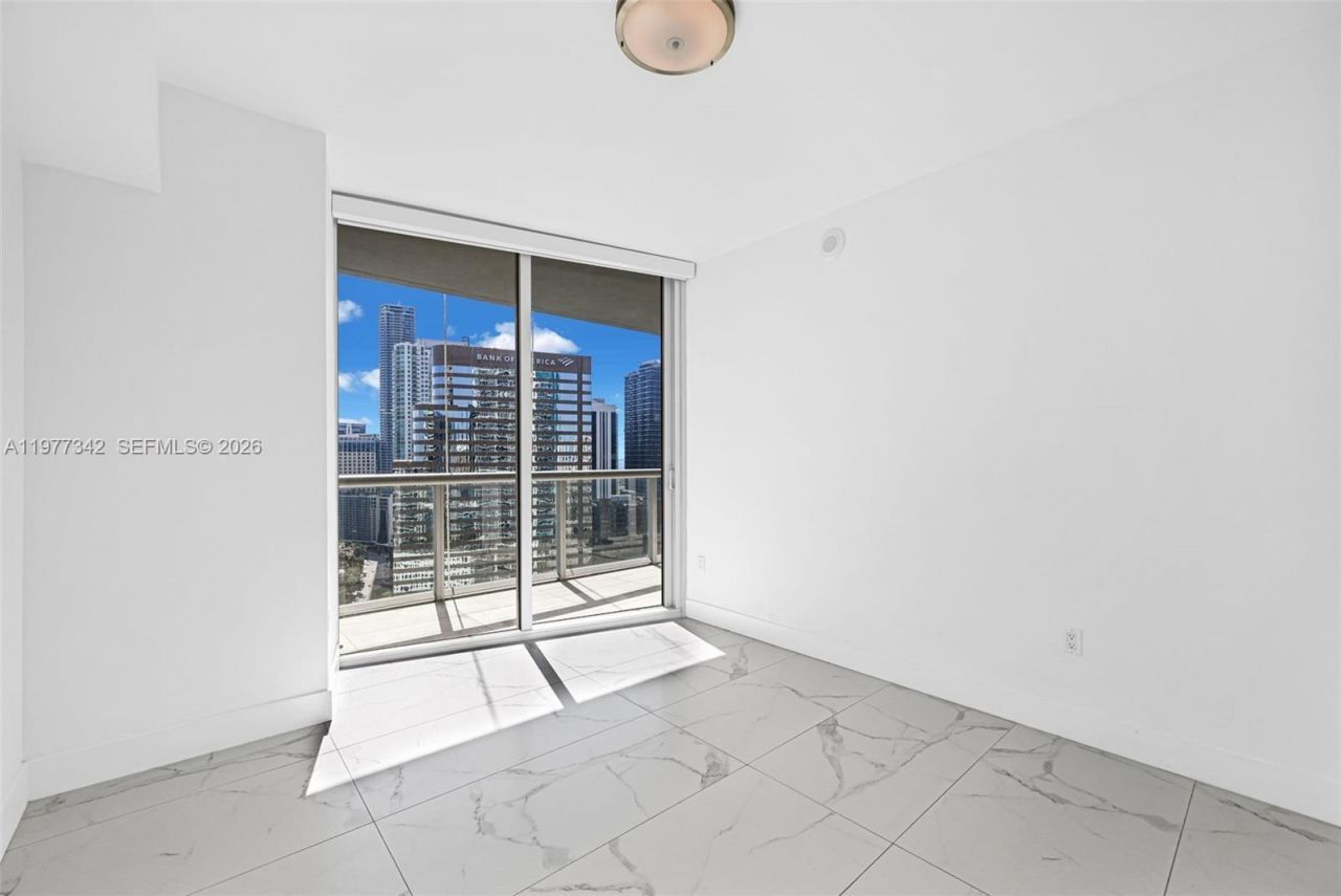 475 Brickell Ave , Unit 3113, Miami, FL 33131 Photo
