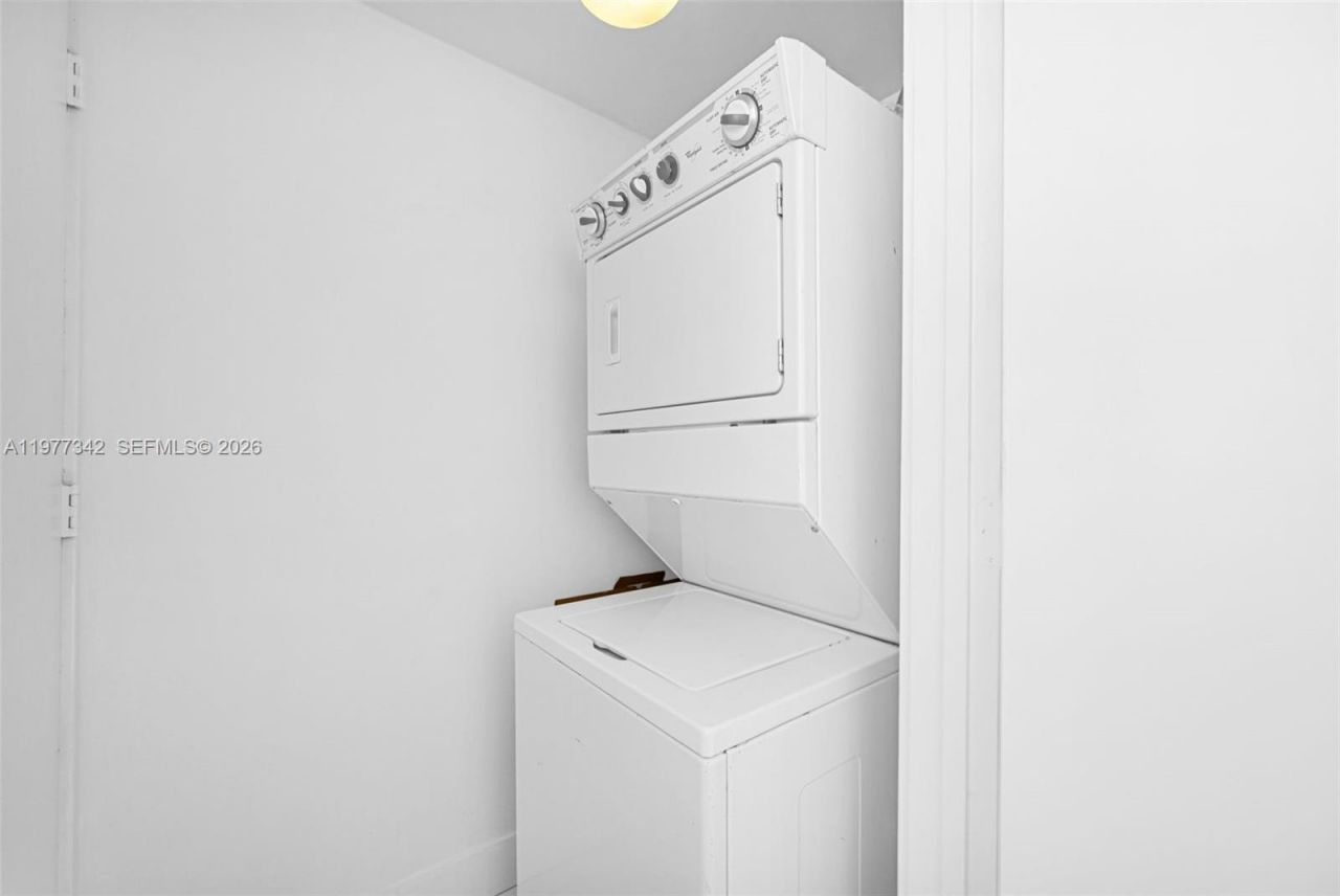 475 Brickell Ave , Unit 3113, Miami, FL 33131 Photo