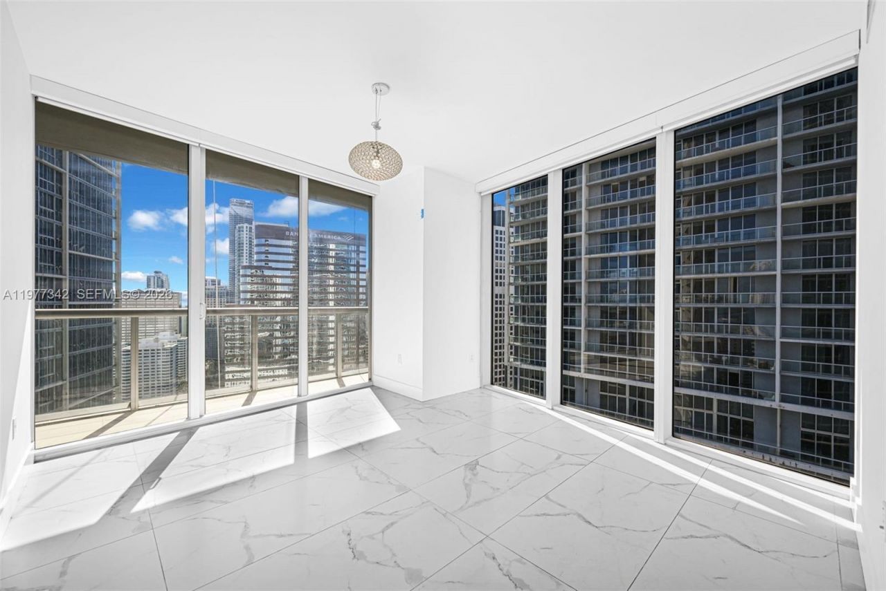475 Brickell Ave , Unit 3113, Miami, FL 33131 Photo