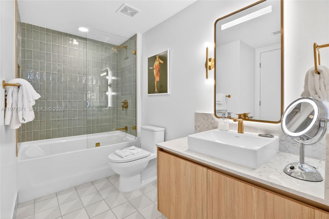 159 NE 6th St, Unit 2711, Miami, FL 33132 Photo