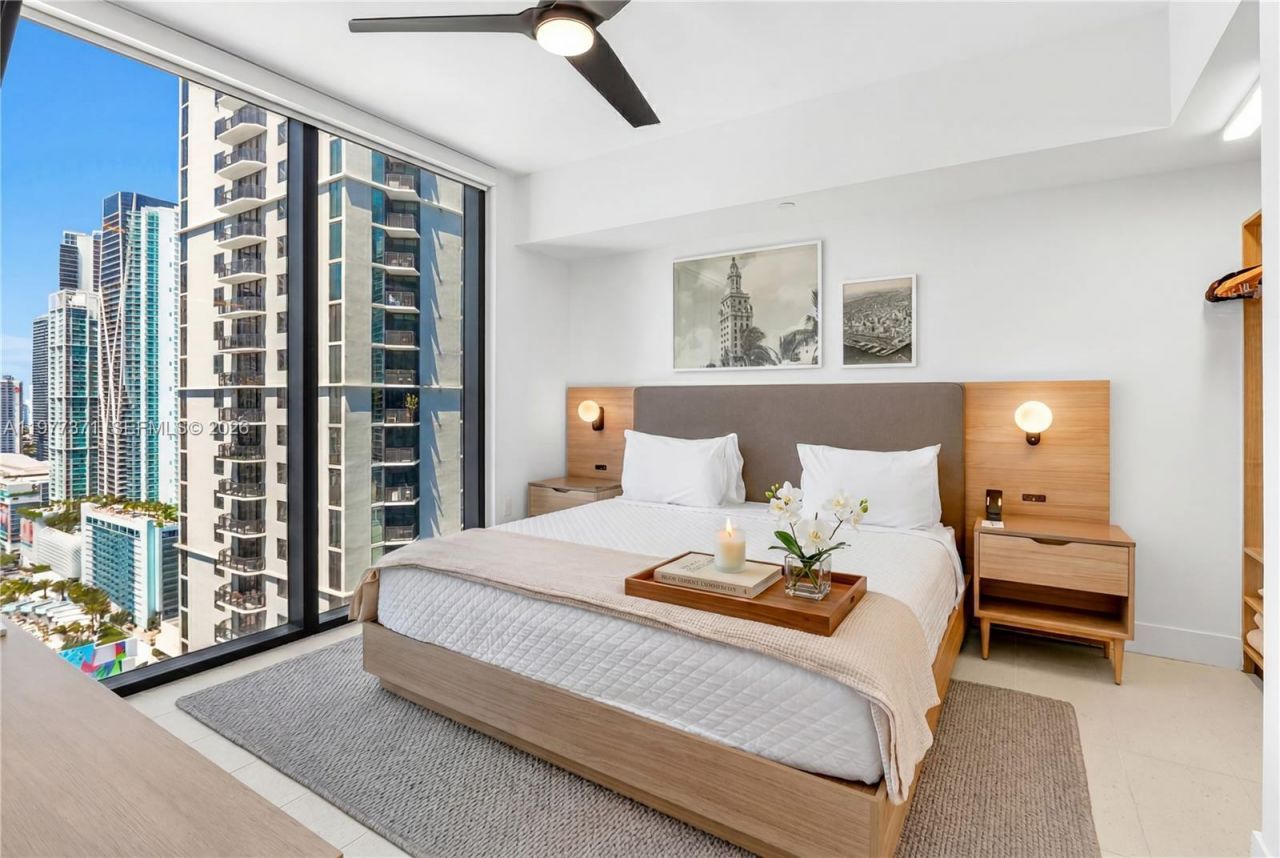 159 NE 6th St, Unit 2711, Miami, FL 33132 Photo