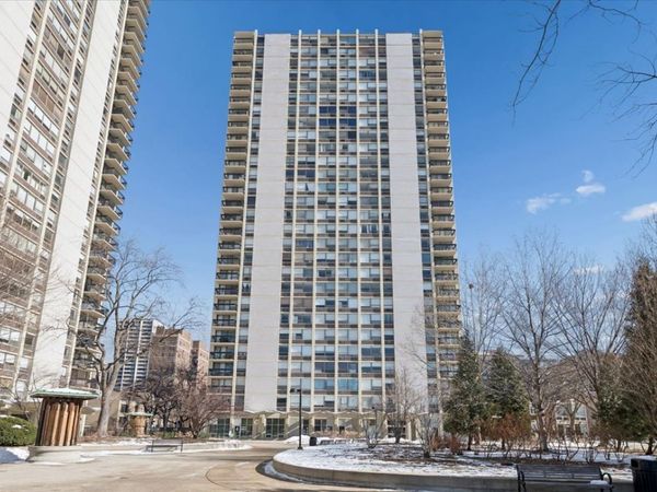 1355 N Sandburg Terrace , Unit 2103, Chicago, IL 60610