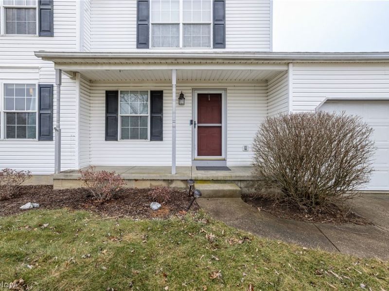 443 Plum Creek Drive, Wadsworth, OH 44281 Photo 2