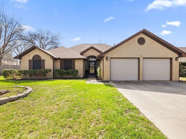 307 Cherrywood CIR, Taylor, TX 76574