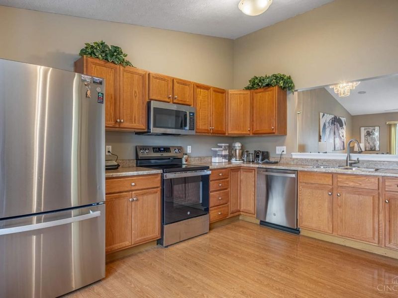 3328 Brodbeck Place, Cincinnati, OH 45211 Photo 9