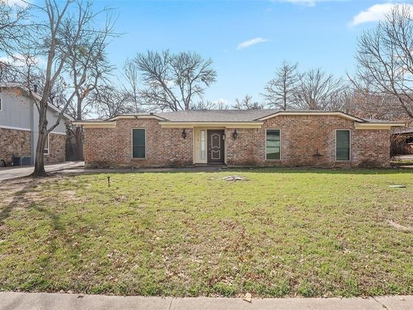 1516 Circle Lane, Bedford, TX 76022