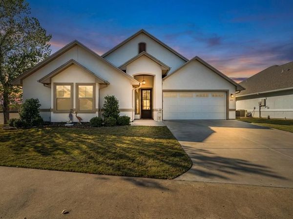 105 Easy Street, Glen Rose, TX 76043