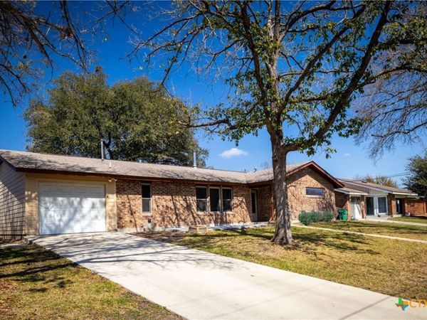 1106 Renee Street, Seguin, TX 78155