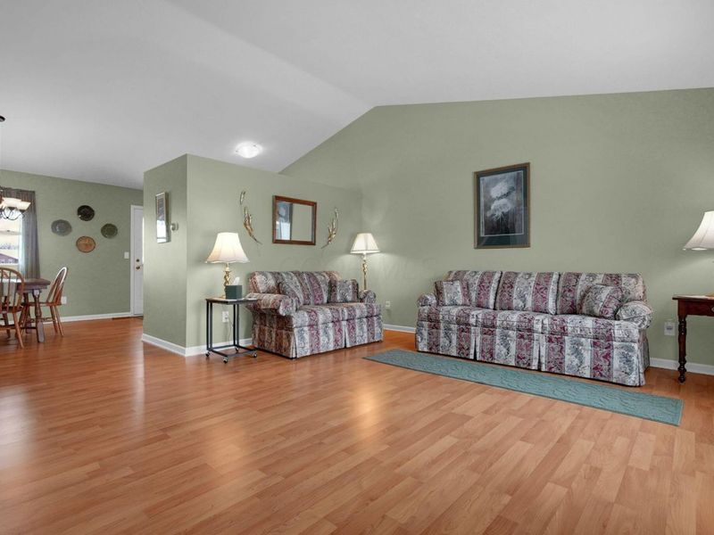 570 Carriage Drive, Plain City, OH 43064 Photo 6