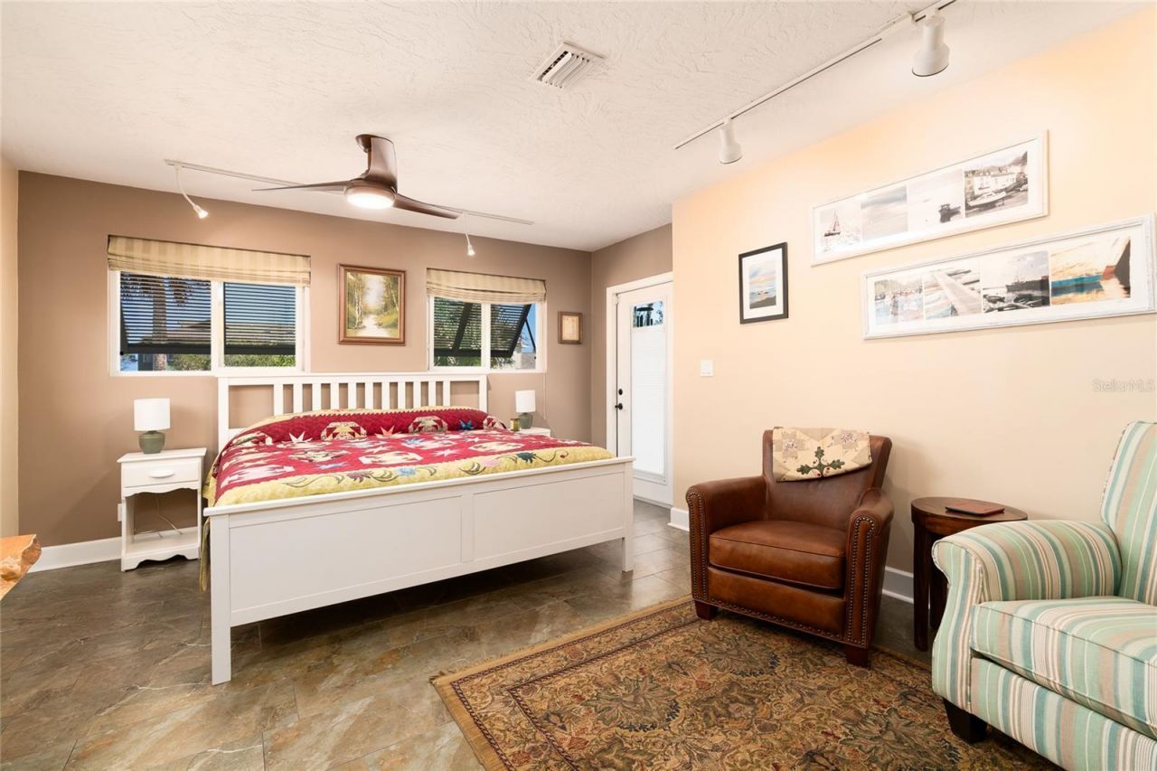 1104 S Riverside Drive, Edgewater, FL 32132 Photo