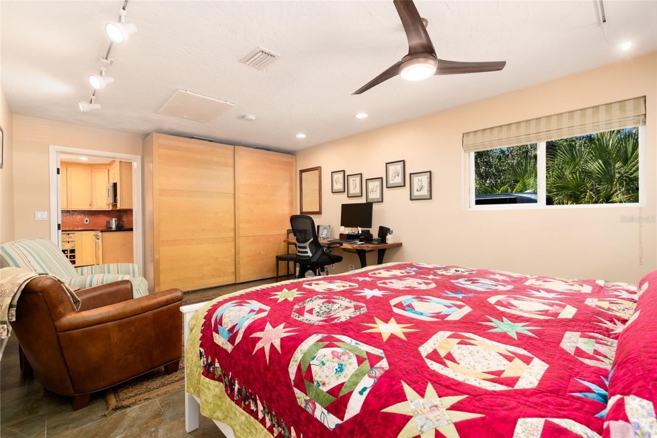 1104 S Riverside Drive, Edgewater, FL 32132 Photo