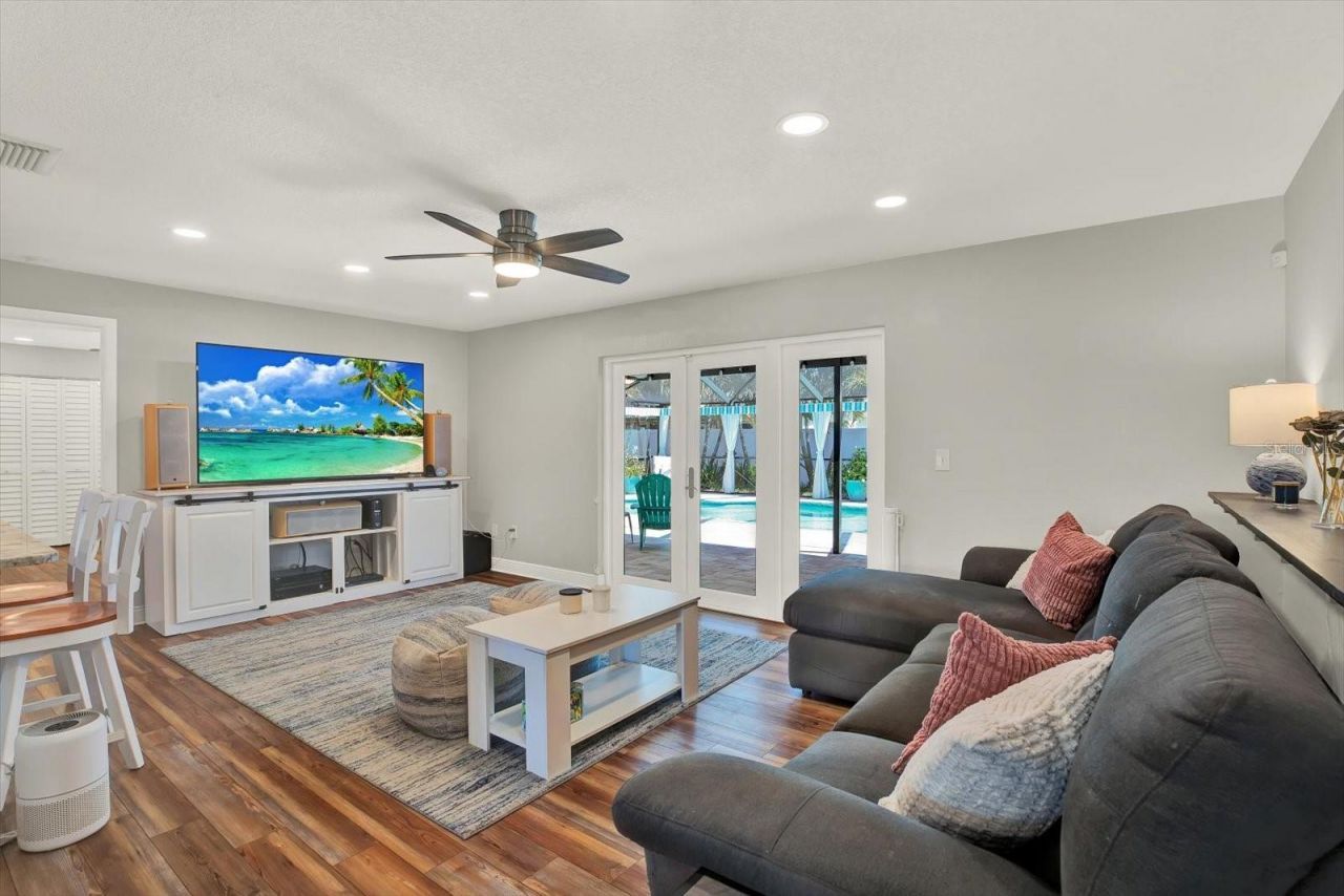 8781 Leona Street, Seminole, FL 33772 Photo