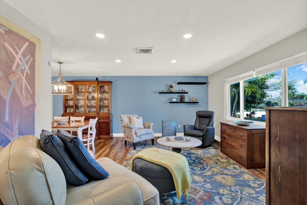 8781 Leona Street, Seminole, FL 33772 Photo