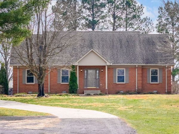 300A Governor Hall Rd, Castalian Springs, TN 37031