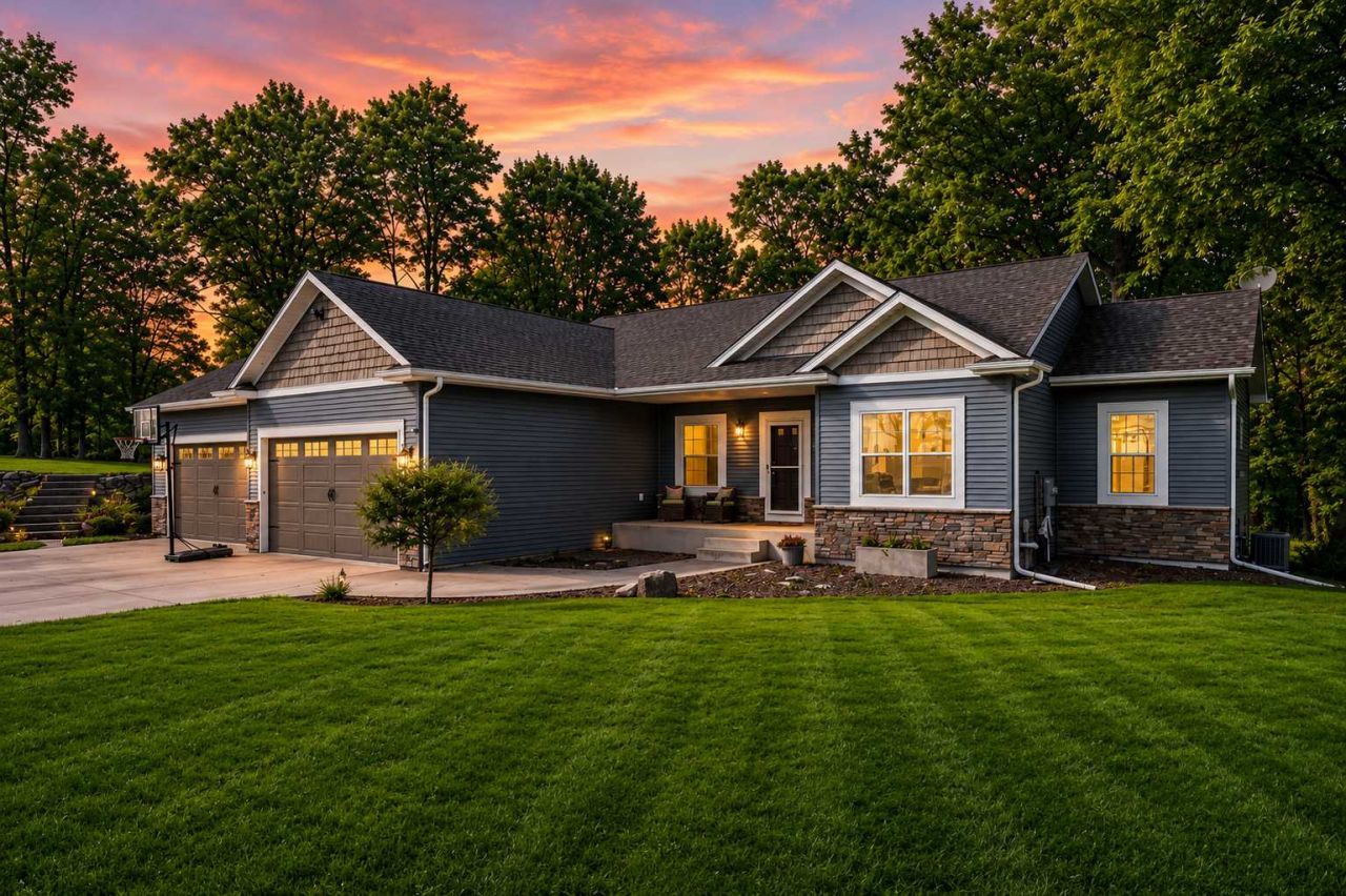 697 Jansen Avenue SE, Hanover, MN 55341
