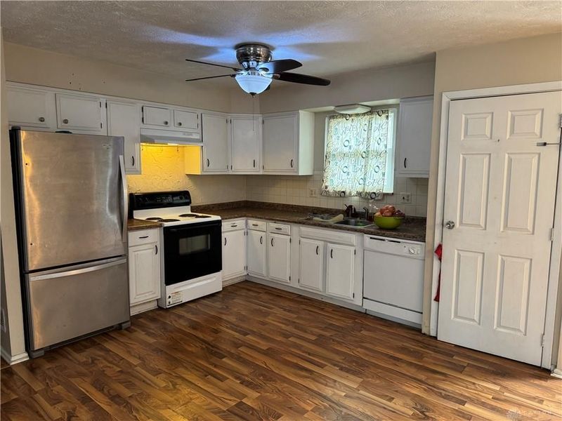 6065 Layne Hills Court, Clayton, OH 45322 Photo 4