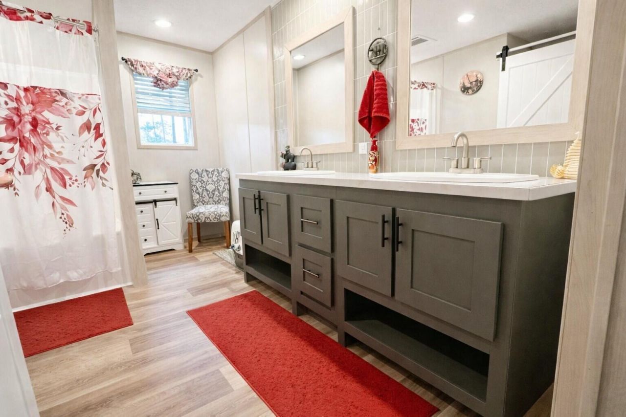 1297 Heaven Drive Photo 11