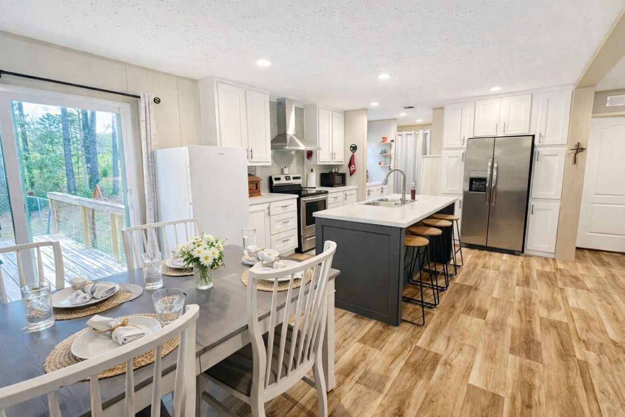 1297 Heaven Drive Photo 8