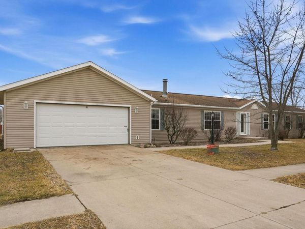 205 Forrest Park Drive, Garrett, IN 46738