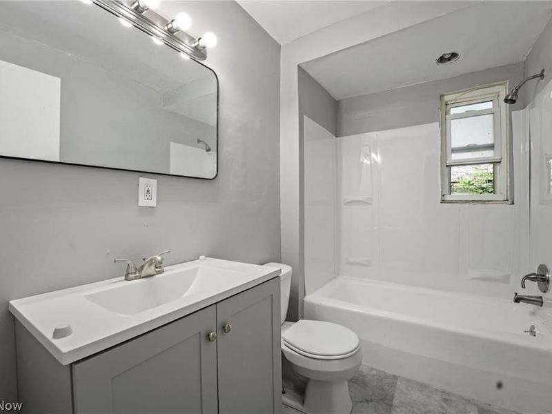 14625 Milverton Road, Cleveland, OH 44120 Photo 12