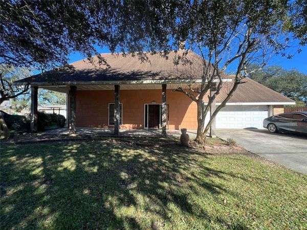 53525 STONE Street , White Castle, LA 70788