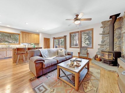 627 Deep Forest Road, Lake Almanor, CA 96137 Photo