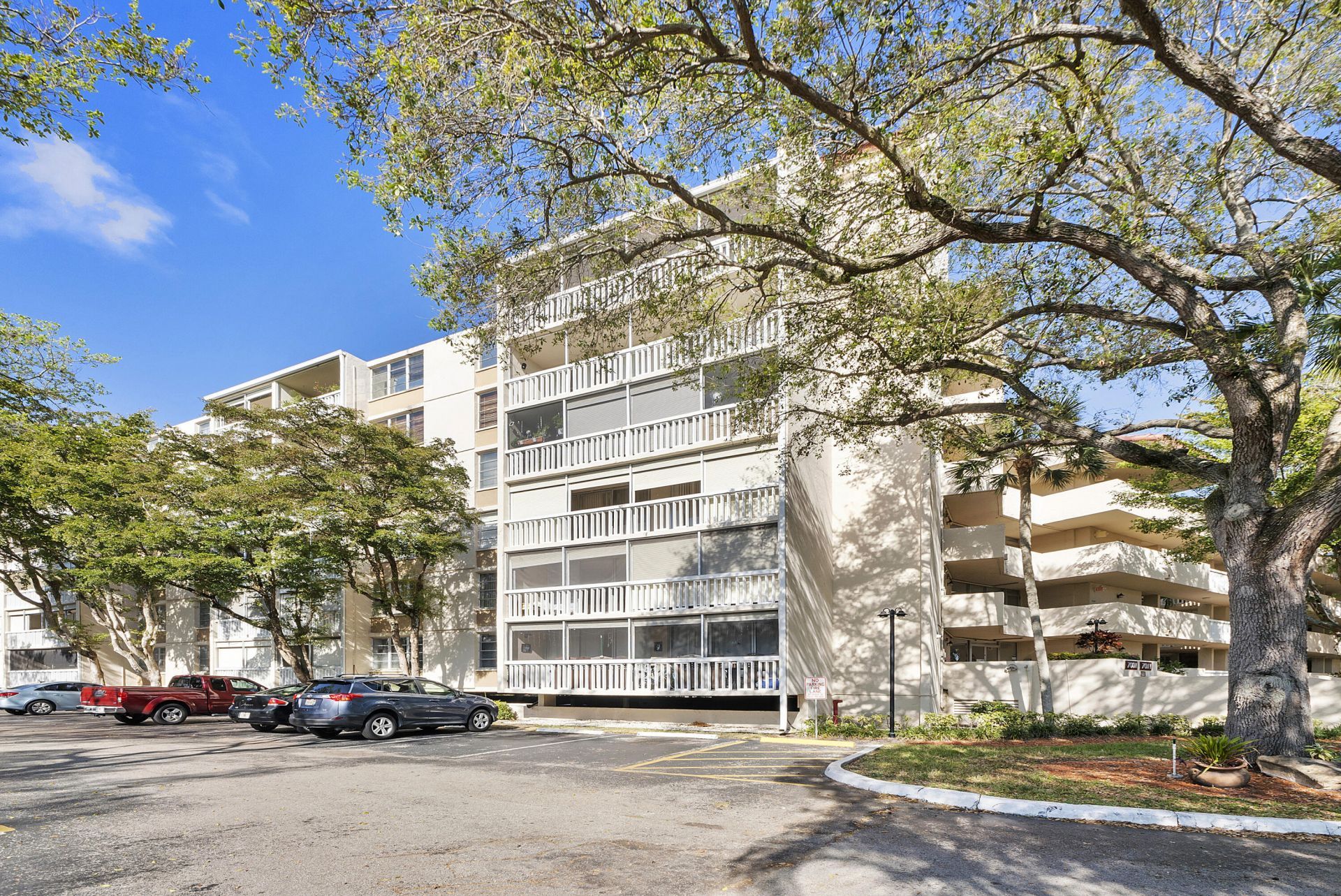 7001 Environ Boulevard, Unit 401, Lauderhill, FL 33319 Photo