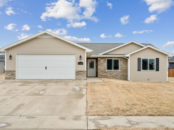 2164 Comanche Drive, Asbury, IA 52002
