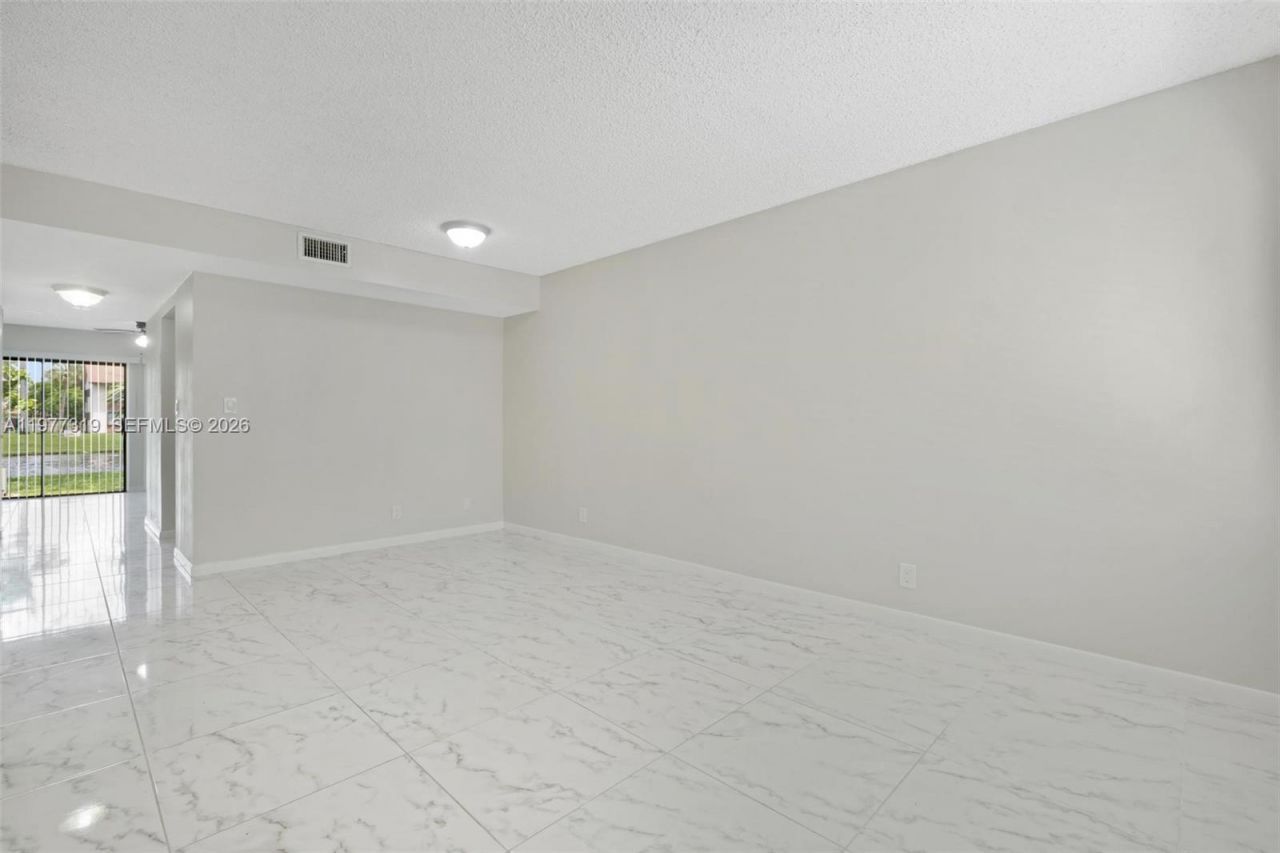 9827 NW 37th St , Unit 4F, Sunrise, FL 33351 Photo