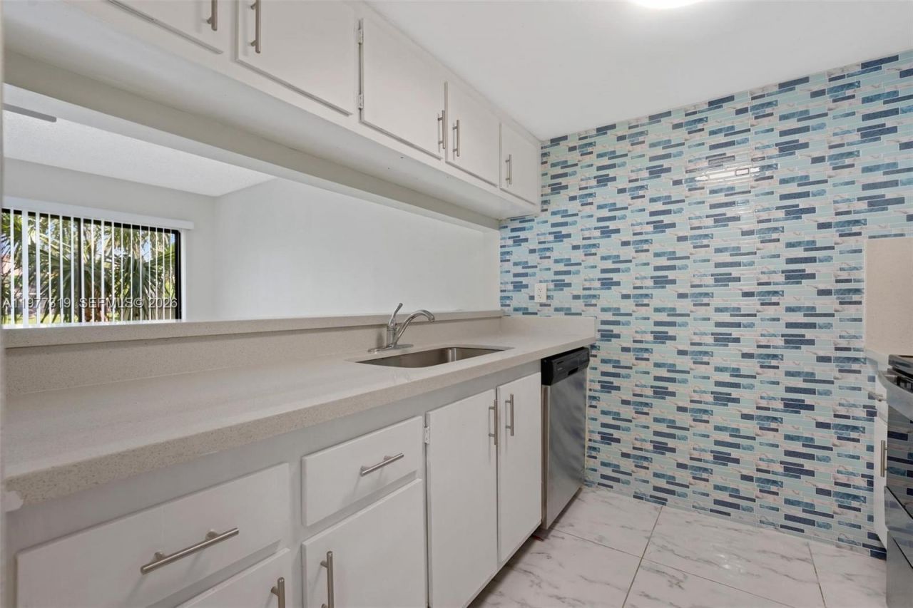 9827 NW 37th St , Unit 4F, Sunrise, FL 33351 Photo