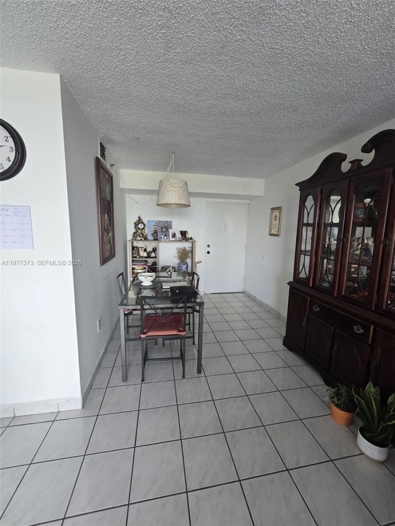 9678 Fontainebleau Blvd, Unit 111, Miami, FL 33172 Photo