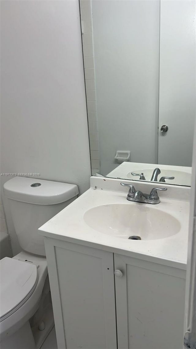 9678 Fontainebleau Blvd, Unit 111, Miami, FL 33172 Photo