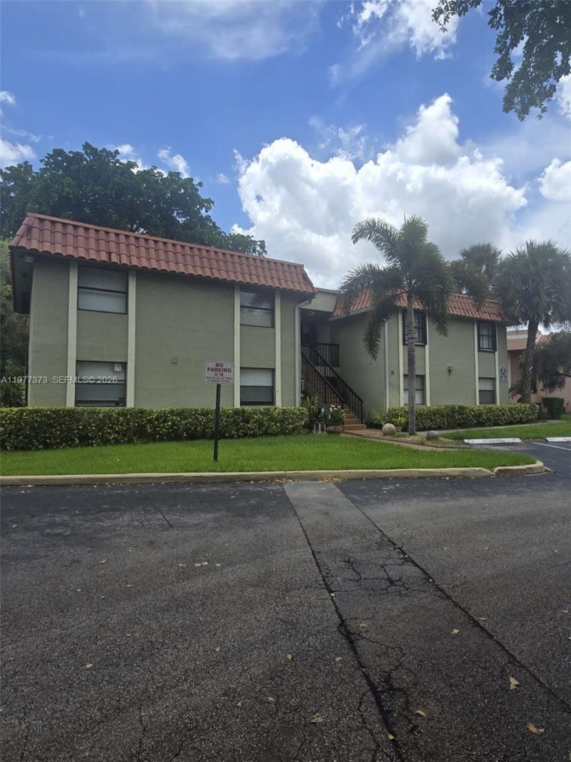 9678 Fontainebleau Blvd, Unit 111, Miami, FL 33172 Photo