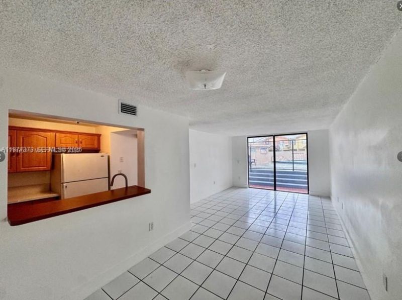 9678 Fontainebleau Blvd, Unit 111, Miami, FL 33172 Photo