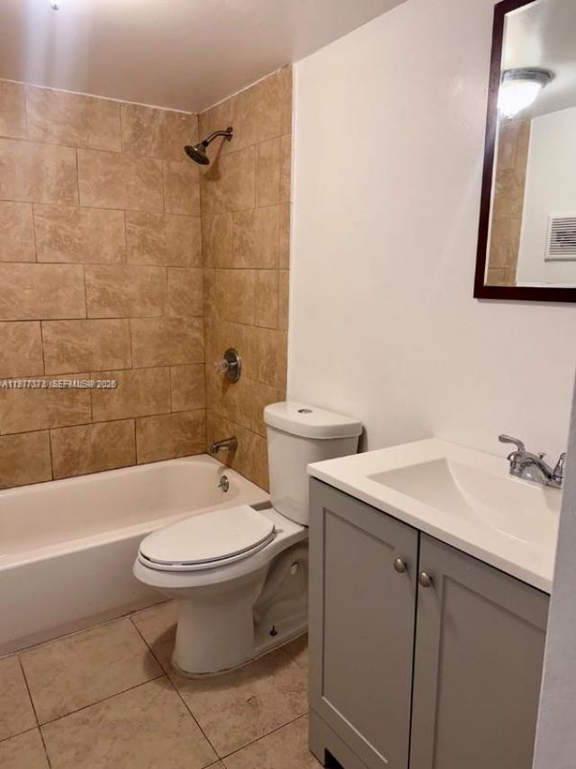 9678 Fontainebleau Blvd, Unit 111, Miami, FL 33172 Photo