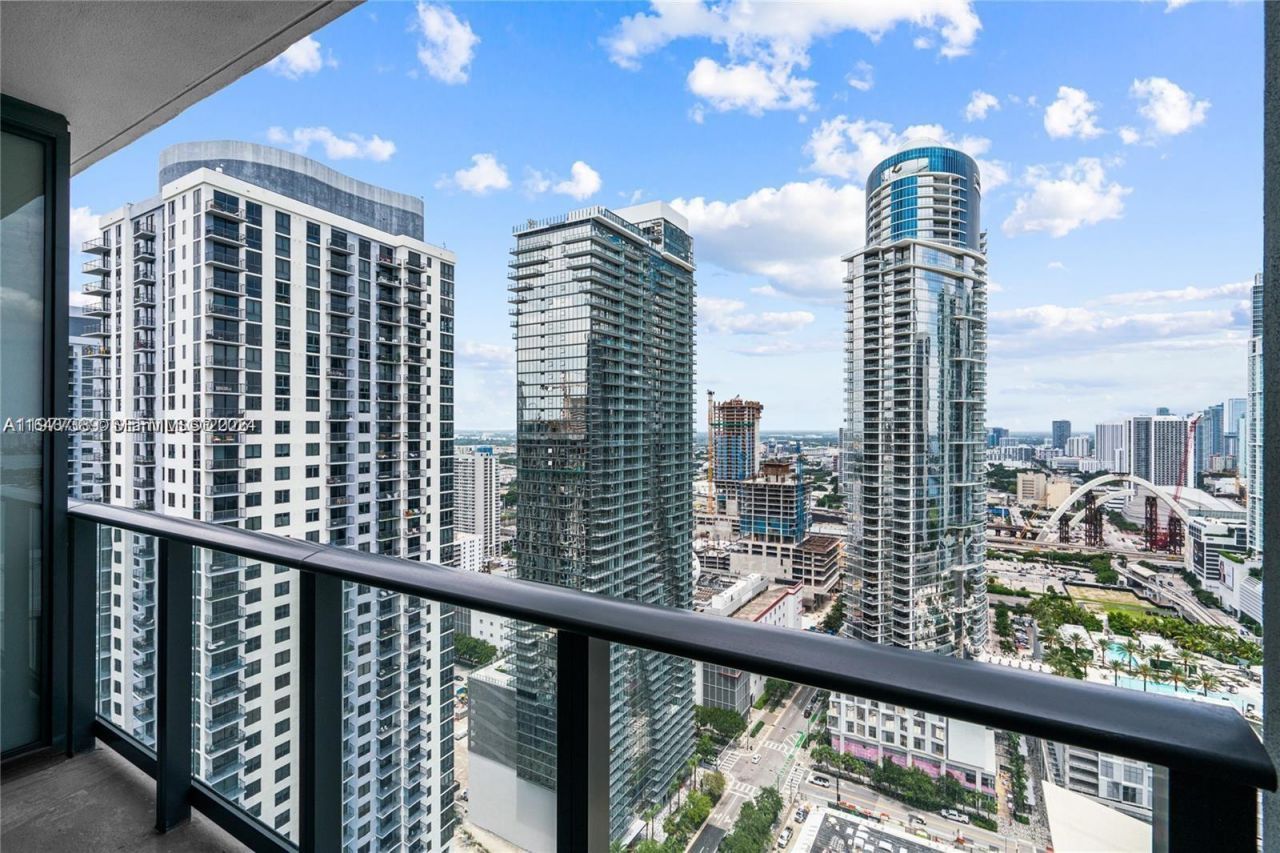 159 NE 6th St, Unit 3713, Miami, FL 33132 Photo