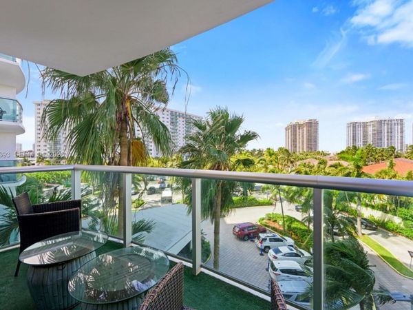 19370 Collins Ave, Unit 422, Sunny Isles Beach, FL 33160